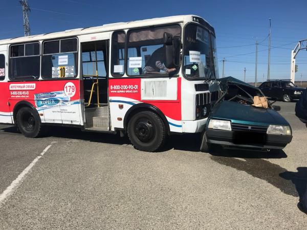Вблизи Ставрополя в аварии с пассажирским автобусом погибла женщина